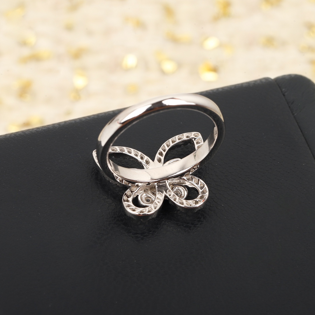 【】 幻影蝴蝶戒指 官网47 000+ 认准唯一一家真正购入珠宝类官网开发的，可订做真金真钻，只做对版官