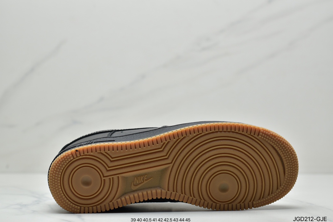 180 Nike Air Force 1’07”Black/Gum”空军一号经典低帮百搭DZ4404-001