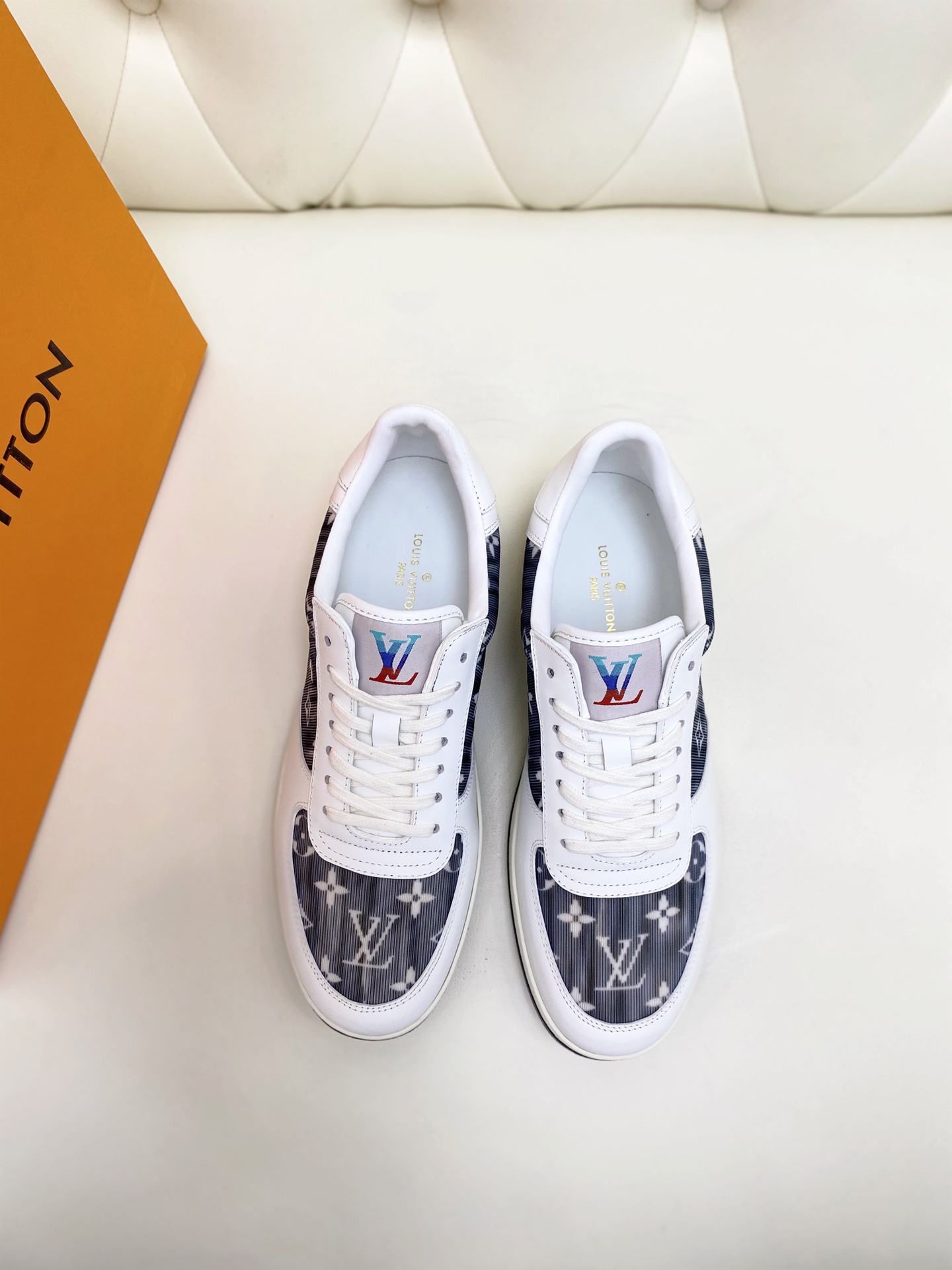 Everbrand Yupoo Shop -   LV men's casual shoes 🎈 trendy style, imported open-edge beaded leather on  the upper, brand exquisite icon decoration, leather lining, leather feet,  very comfortable upper