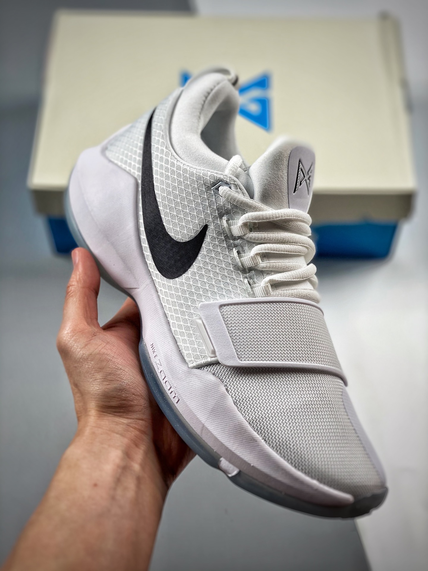 -2 Puro original NK Paul George PG1, la parte superior de malla y gamuza cosidas dan una textura llena de calidad, el p…