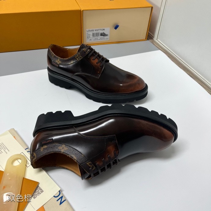 Los nuevos zapatos con cordones Lv-Voltaire en dos tonos de color naranja están comenzando a enviarse. Este modelo está…