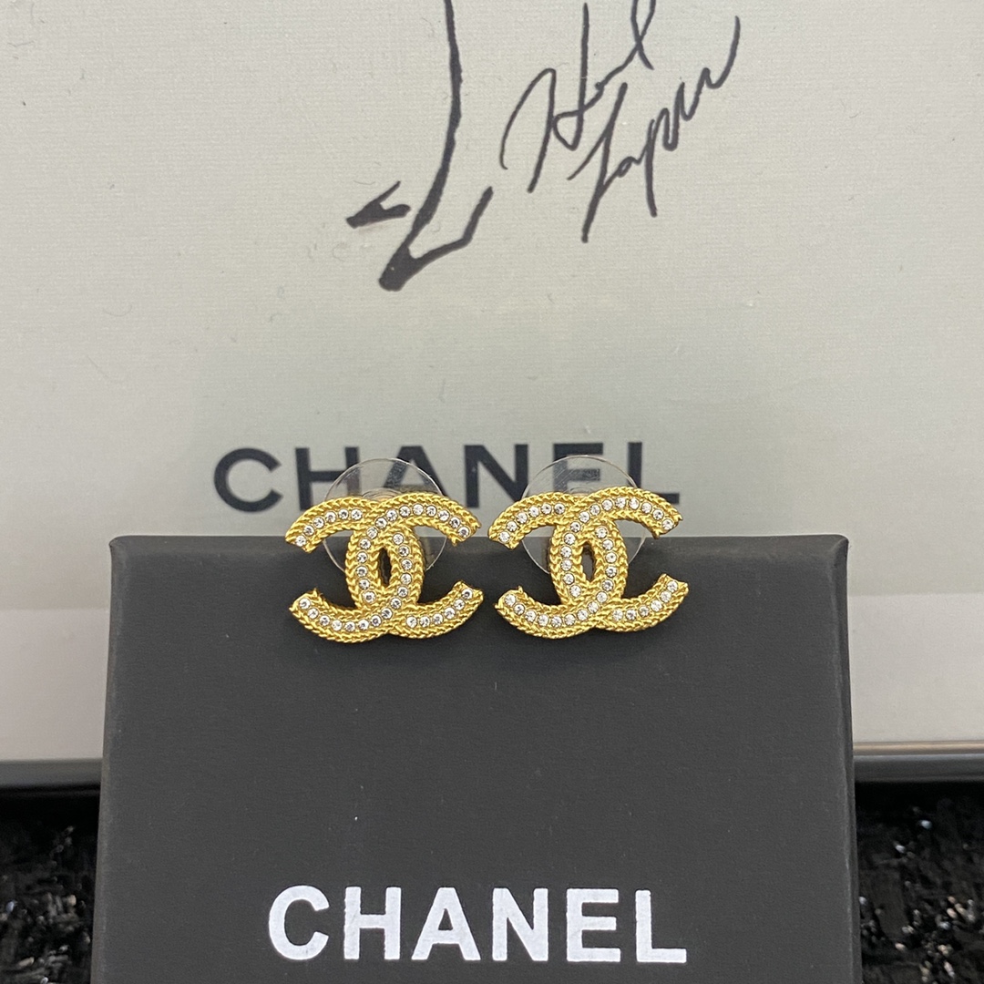Chanel 小香耳钉 款火爆上新