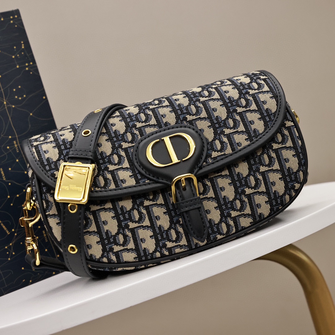 I5  Dior迪奥Bobby新月包