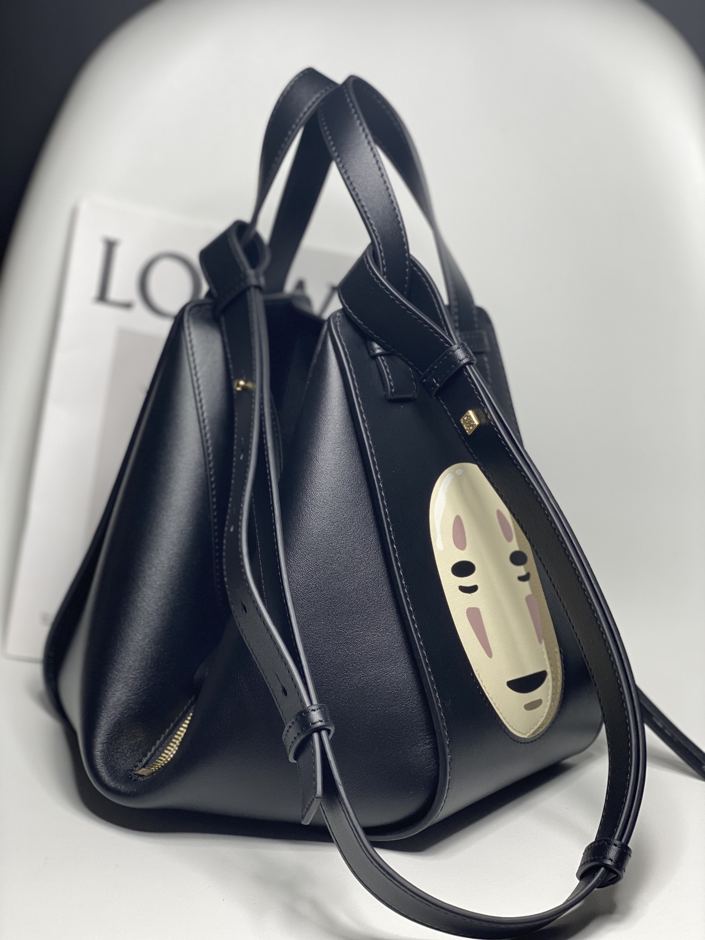 Loewe2022联名的是曾经超火现