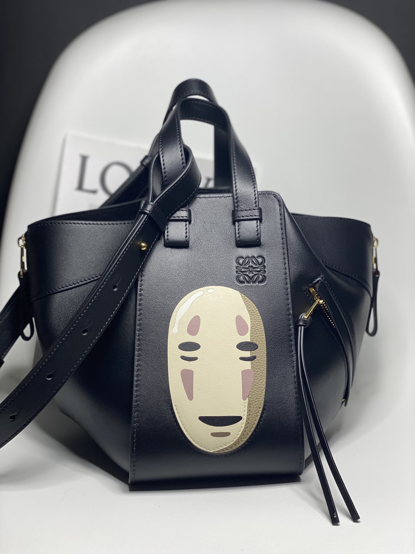 Loewe2022联名的是曾经超火现