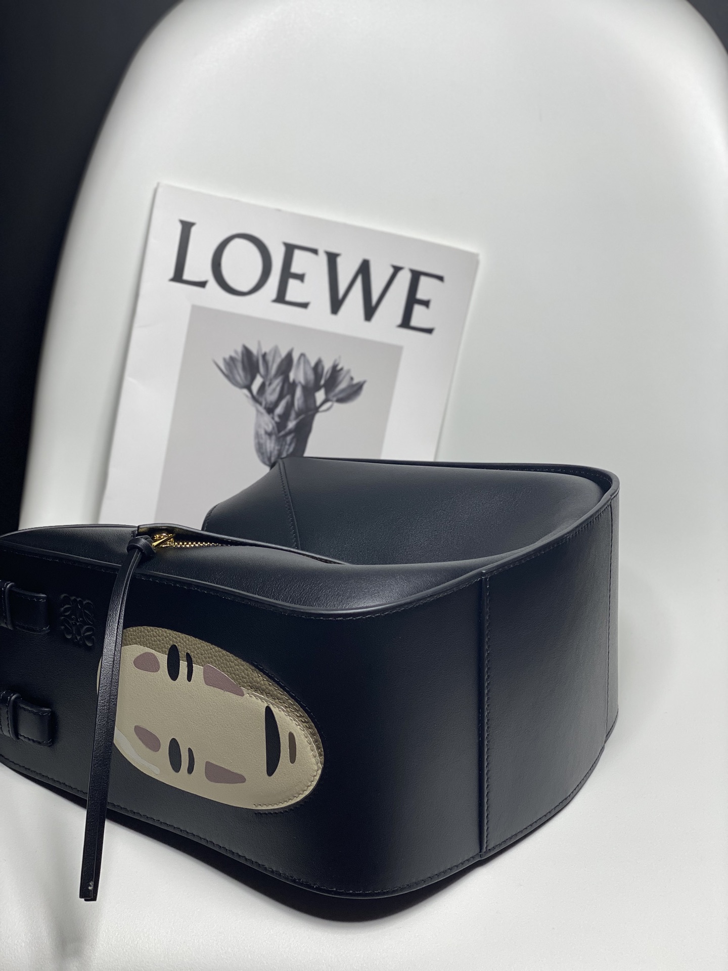 Loewe2022联名的是曾经超火现