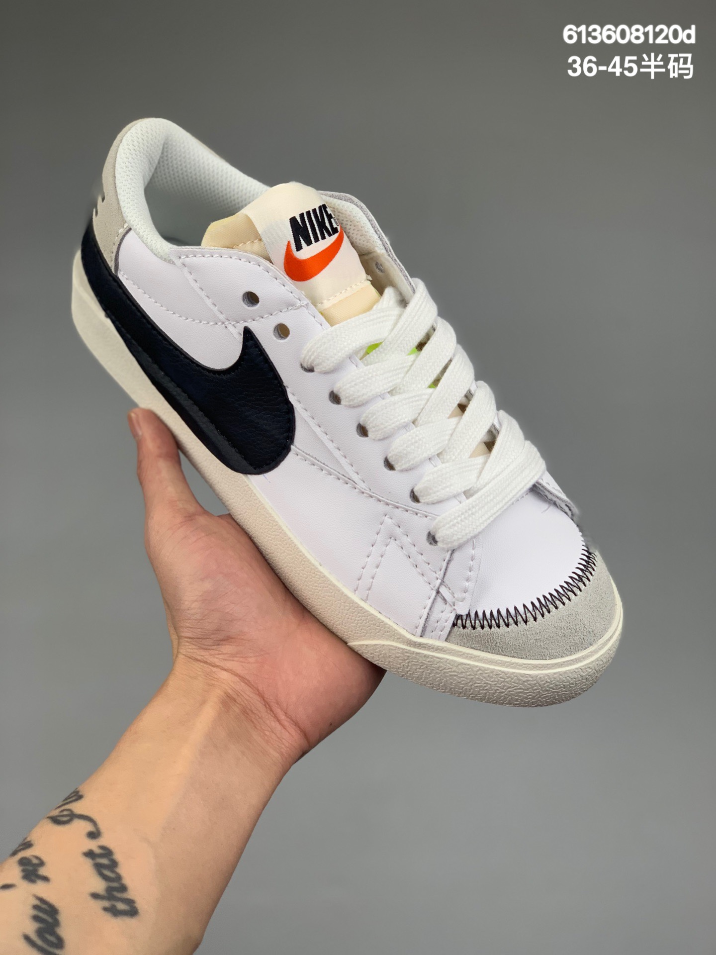 
真标 带半码 Nike Blazer MID 77 VNTG复古经典开拓者  颇具辨识度的Nike Blazer Mid配色，将于今年回归登场，Swoosh配色填充，鞋款简约大气经典再现！！
货号：DQ1470 167
码数：36-45半码
编码：613608120d