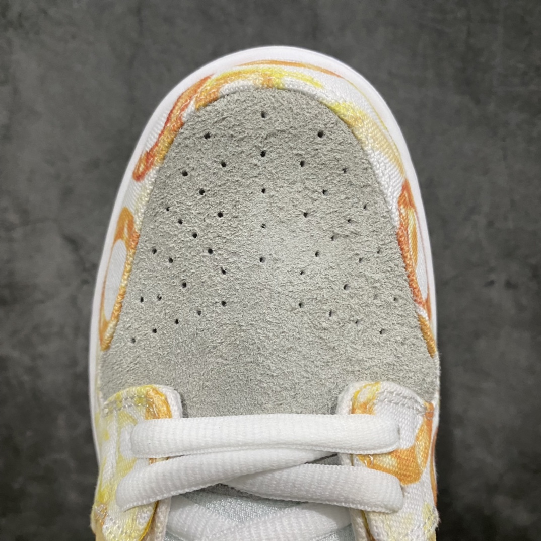 图片[2]-NK SB Dunk Low Pro \”Street Hawker\” 食神鸳鸯 Top纯原生产线出品 代表历史最强FK 市售唯一正确对版 原版礼盒 配件齐全（双倍邮费） 花费重金开发定制礼盒 全套包装 鞋身原厂透芯头层牛皮 皮料等待3个月 鞋面高频3D打印、后跟电绣 原档案数据制作 原楦原纸板开发 匹配原版98%以上 后跟垫棉独家呈现 后跟反口里弧度正确 全新后跟电绣 电绣针数与ZP一致 货号：BQ6817 尺码：36 36.5 37.5 38 38.5 39 40 40.5 41 42 42.5 43 44 44.5 45 46-选品中心