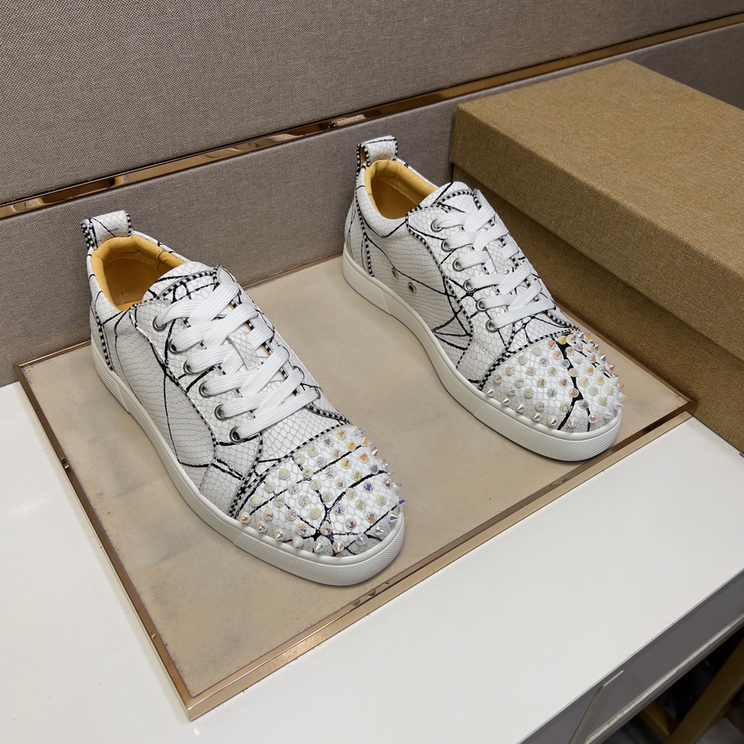 J5  Christian Louboutin 男士休闲板鞋 2022z柜同步发售 🔶