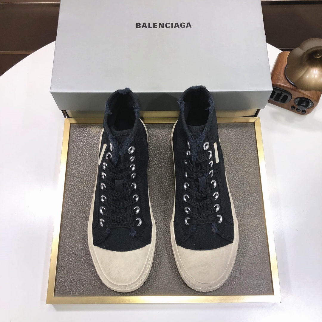 J0 ，Balenciaga  [巴黎世家] 情侣款 官网最、欧洲原版购入拆解 1:1复制 原版大底 面料进口帆布，原版一致的用料 原版一致的工艺，情侣款男码40-44 女码35-39