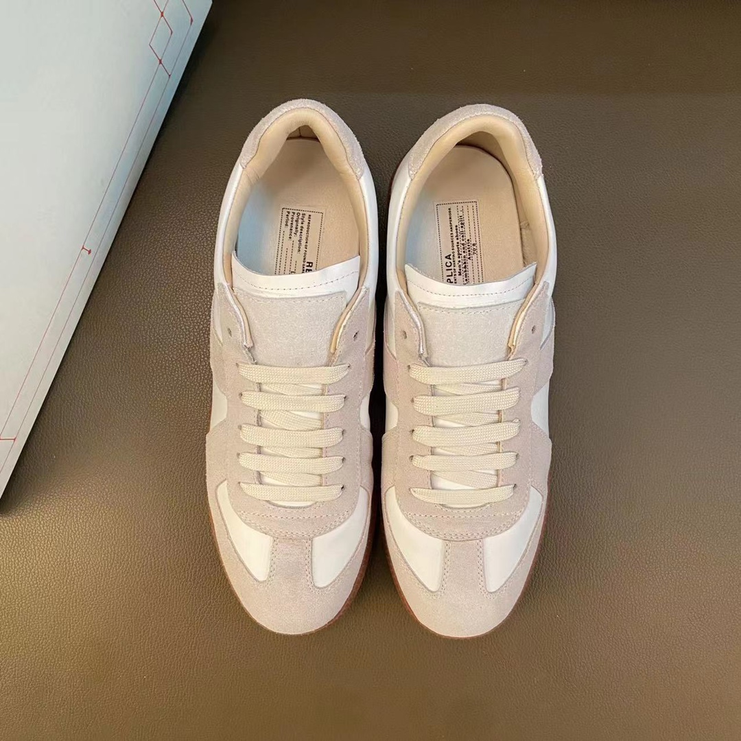 I5  高品质😍 欧美大师设计简洁高档大气，专柜品质值得信赖，面料进口顶级牛皮 。😍 羊皮内里🐑 做工精细，专柜原版大底，上脚舒适百搭，潮男乐福专属定制，小 麦昆 Alexander McQueen  适合司机户外行车🚗 休闲鞋系列之首 男鞋