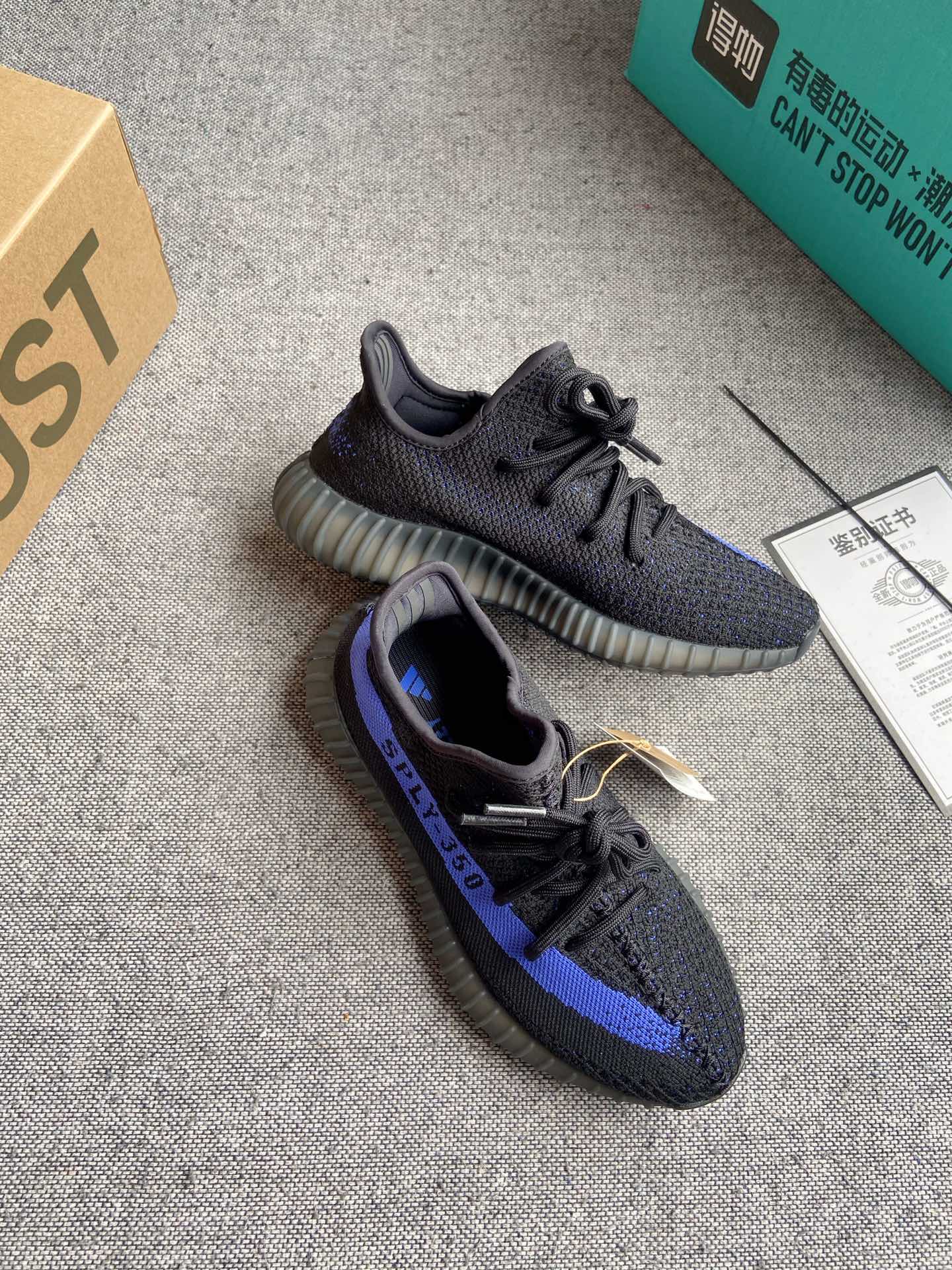 Кроссовки Adidas