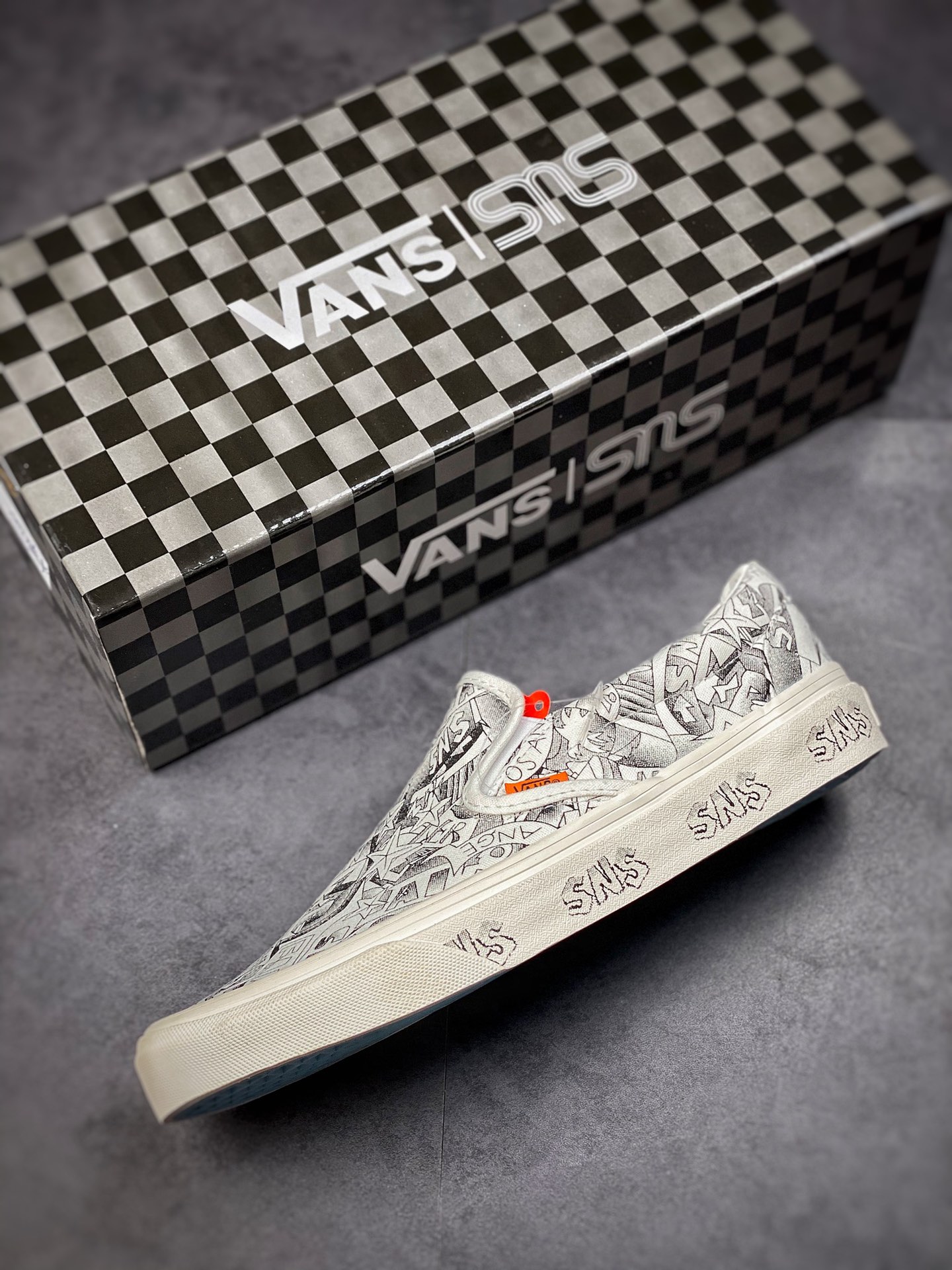 150 Sneakersntuff LA x Vans Vault 安娜联名一脚蹬系列