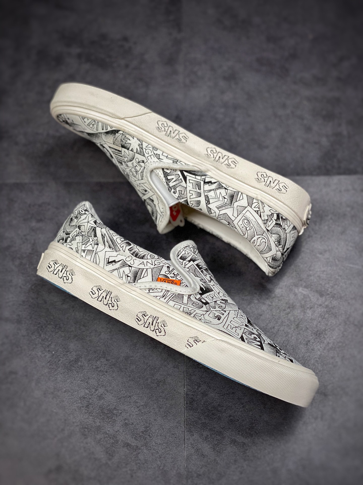 150 Sneakersntuff LA x Vans Vault 安娜联名一脚蹬系列