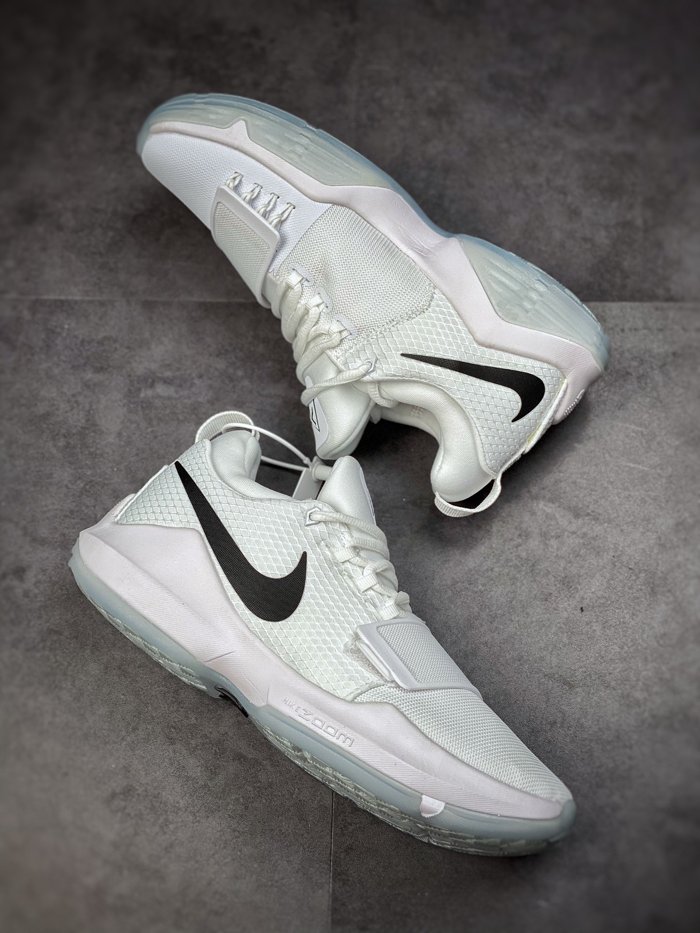 320 Nike PG 1 EP 泡椒战靴 878628-100