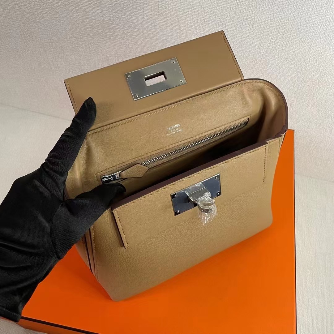 Hermès 24/24 Mini Bag in Milk Tea Color, Stylish Leather Handbag for Women 4 a1655281585883 2650