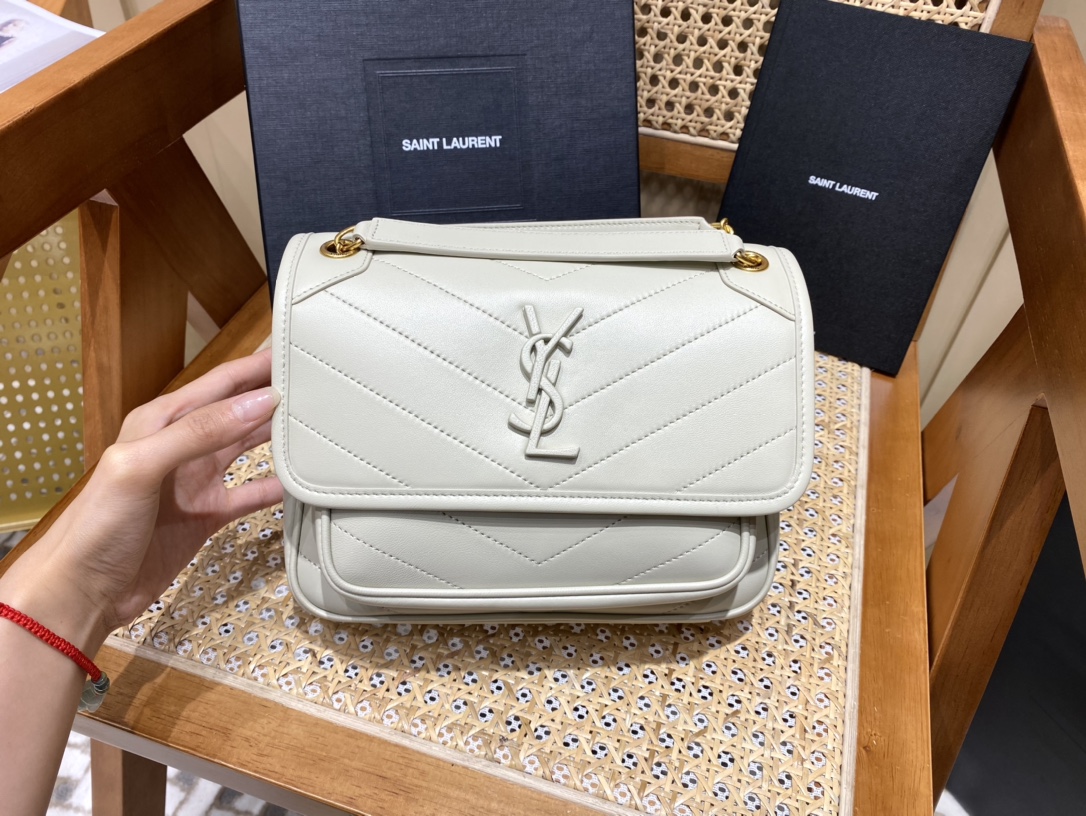 Saint laurent Ysl 𝑵𝒊𝒌𝒊 𝑳𝒂𝒎𝒃 22CM 小羊皮邮差包 533037/奶白色