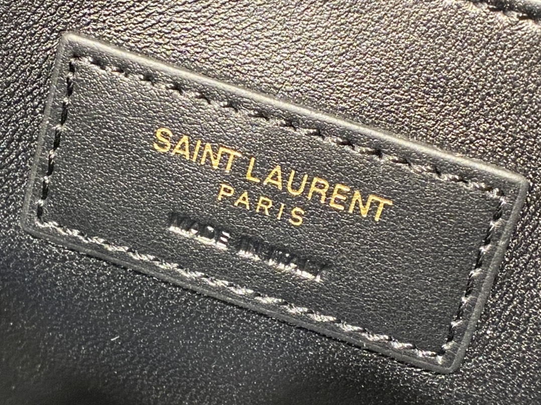 Saint laurent Ysl 𝑵𝒊𝒌𝒊 𝑳𝒂𝒎𝒃 22CM 小羊皮邮差包 533037/奶白色