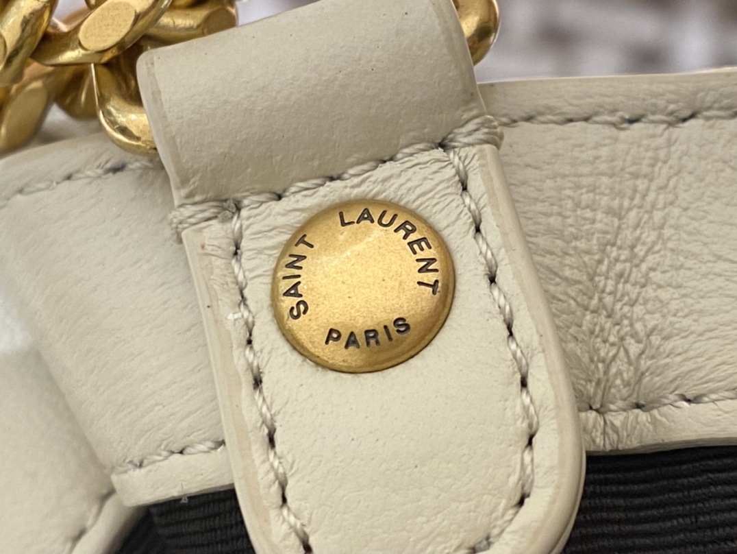 Saint laurent Ysl 𝑵𝒊𝒌𝒊 𝑳𝒂𝒎𝒃 22CM 小羊皮邮差包 533037/奶白色