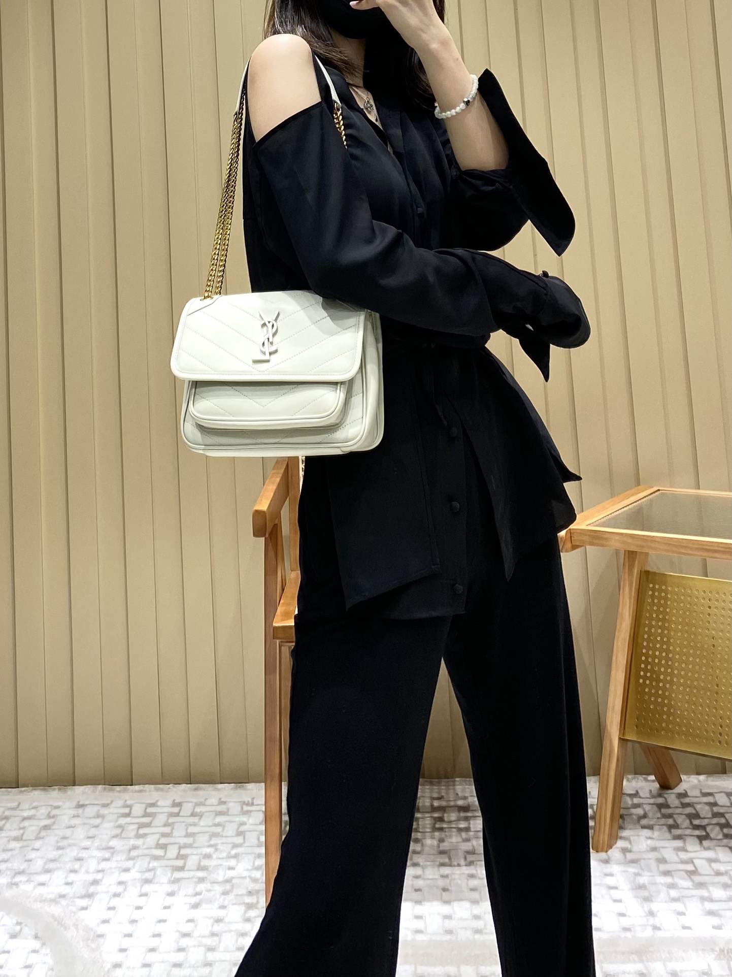 Saint laurent Ysl 𝑵𝒊𝒌𝒊 𝑳𝒂𝒎𝒃 22CM 小羊皮邮差包 533037/奶白色