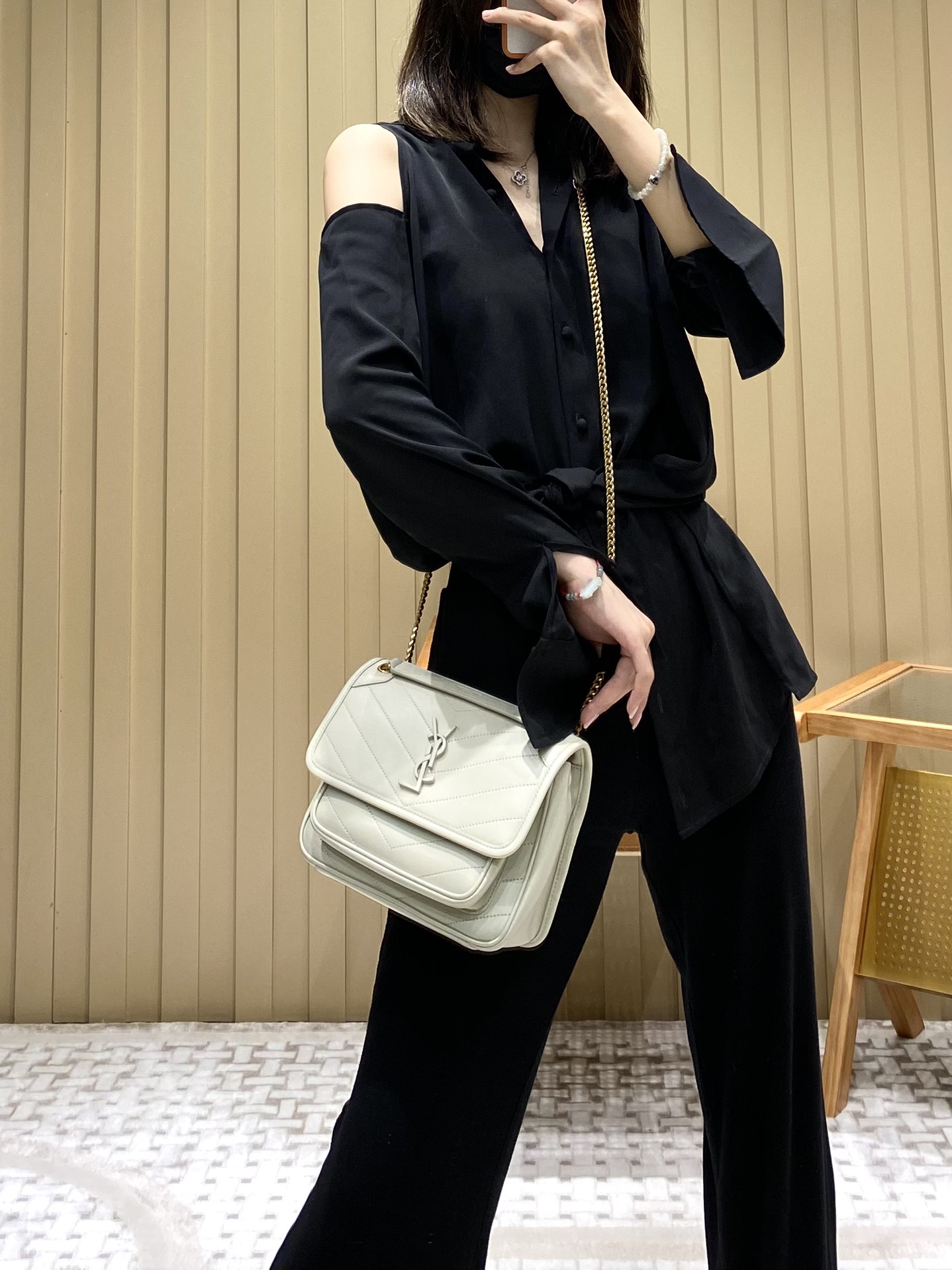 Saint laurent Ysl 𝑵𝒊𝒌𝒊 𝑳𝒂𝒎𝒃 22CM 小羊皮邮差包 533037/奶白色