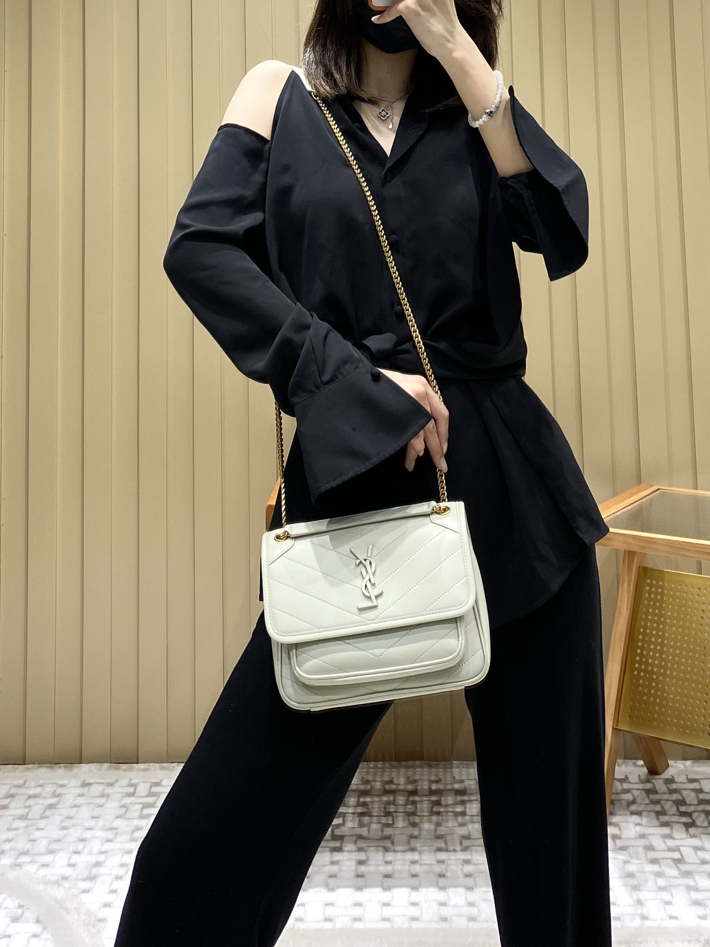 Saint laurent Ysl 𝑵𝒊𝒌𝒊 𝑳𝒂𝒎𝒃 22CM 小羊皮邮差包 533037/奶白色