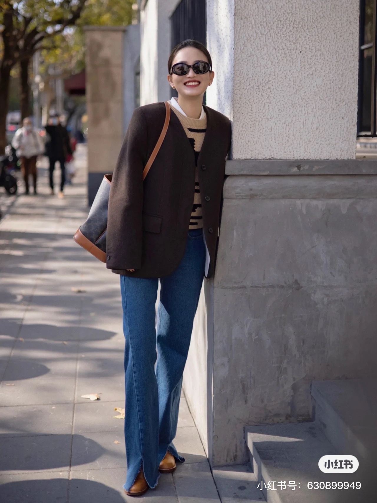 NO:213561,I can only say that I will always love Celine presbyopia medium bucket bags!  !  It remains fresh for two years, and the return on investment is used for this winter with a retro style, which is simply a perfect match for inlaid with it~, Celine, Celine19860909只能说我永远热爱Celine老花中号水桶包！！ 用两年还保持 的新鲜感,投资回报 这只冬日用来配复古风,简直是镶在那的绝配~,赛琳celine,celine,celine,Bag