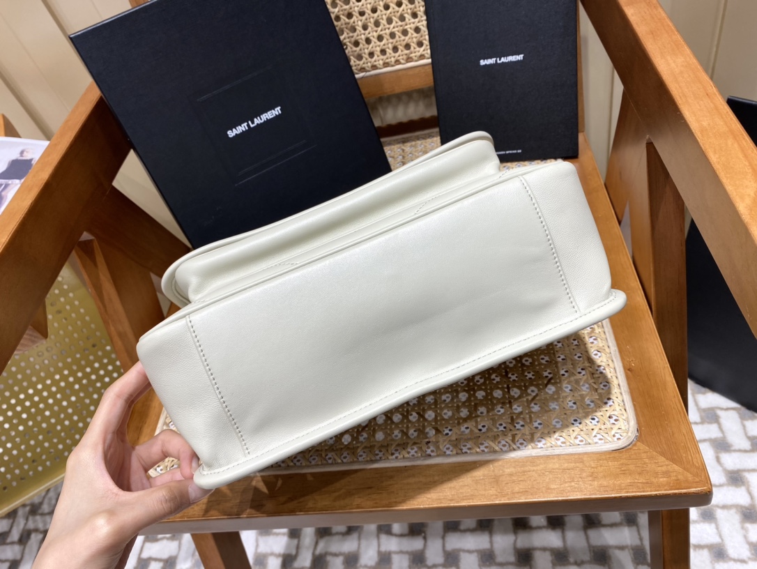 Saint laurent Ysl 𝑵𝒊𝒌𝒊 𝑳𝒂𝒎𝒃 28CM 小羊皮邮差包 498894/奶白色