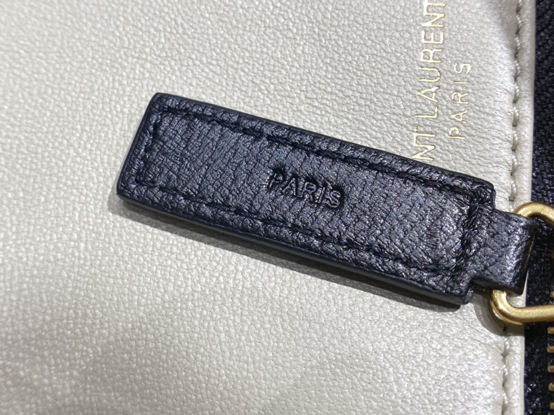 Saint laurent Ysl 𝑵𝒊𝒌𝒊 𝑳𝒂𝒎𝒃 28CM 小羊皮邮差包 498894/奶白色