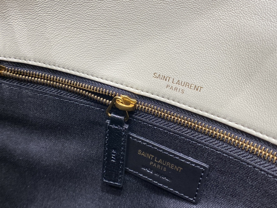 Saint laurent Ysl 𝑵𝒊𝒌𝒊 𝑳𝒂𝒎𝒃 28CM 小羊皮邮差包 498894/奶白色