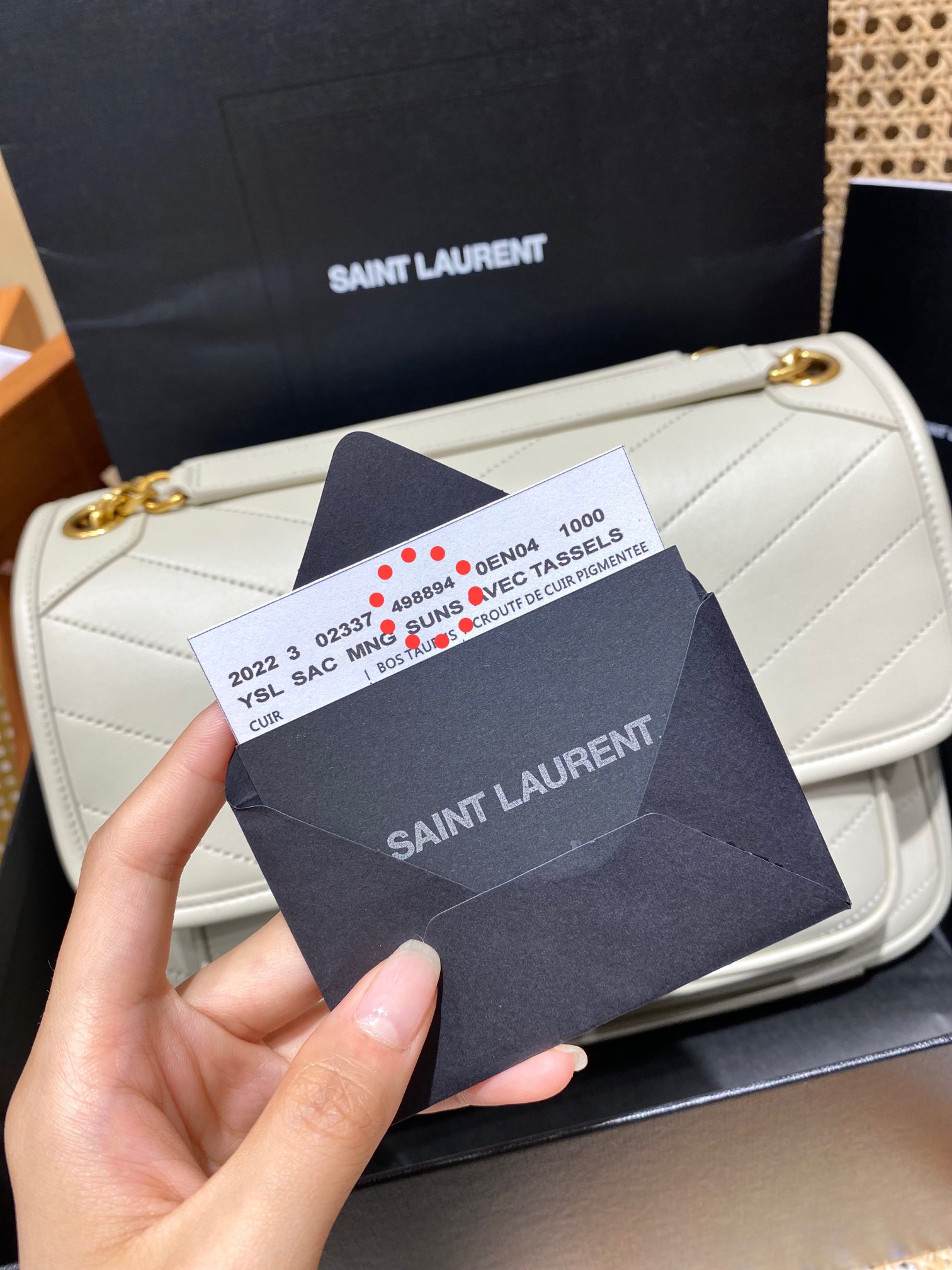 Saint laurent Ysl 𝑵𝒊𝒌𝒊 𝑳𝒂𝒎𝒃 28CM 小羊皮邮差包 498894/奶白色