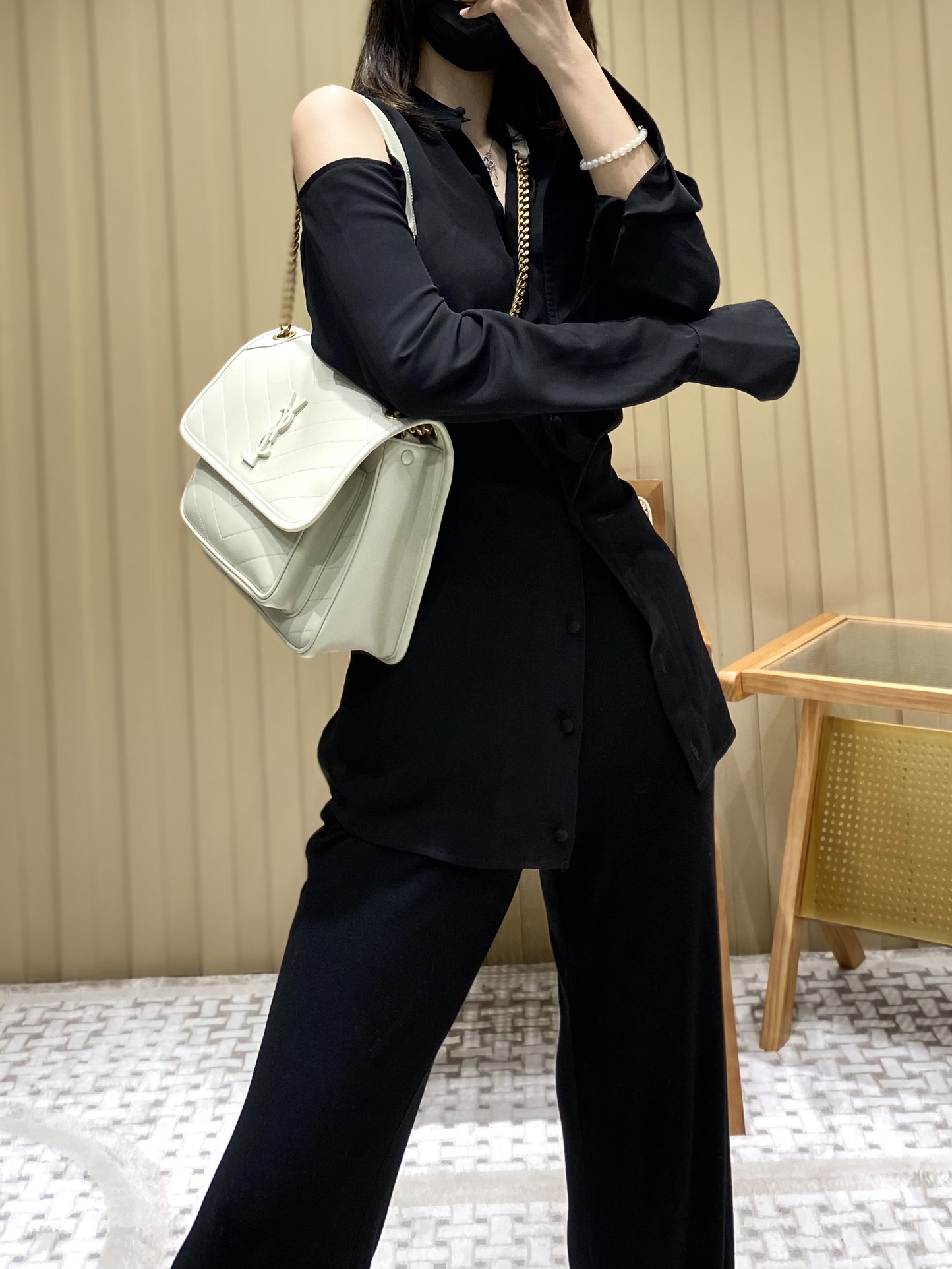 Saint laurent Ysl 𝑵𝒊𝒌𝒊 𝑳𝒂𝒎𝒃 28CM 小羊皮邮差包 498894/奶白色