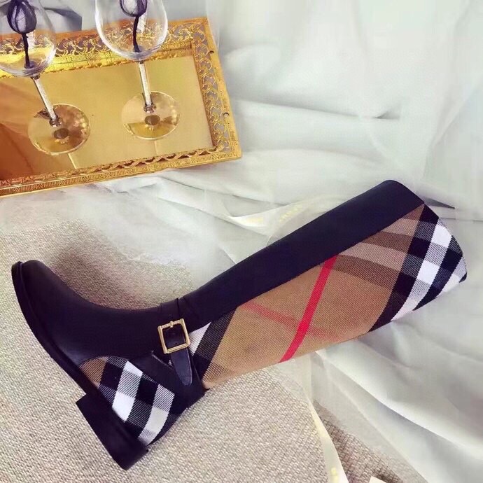 “Burberry House Check Short and Long Boots with Sheepskin and Leather Materials” - 图片 5
