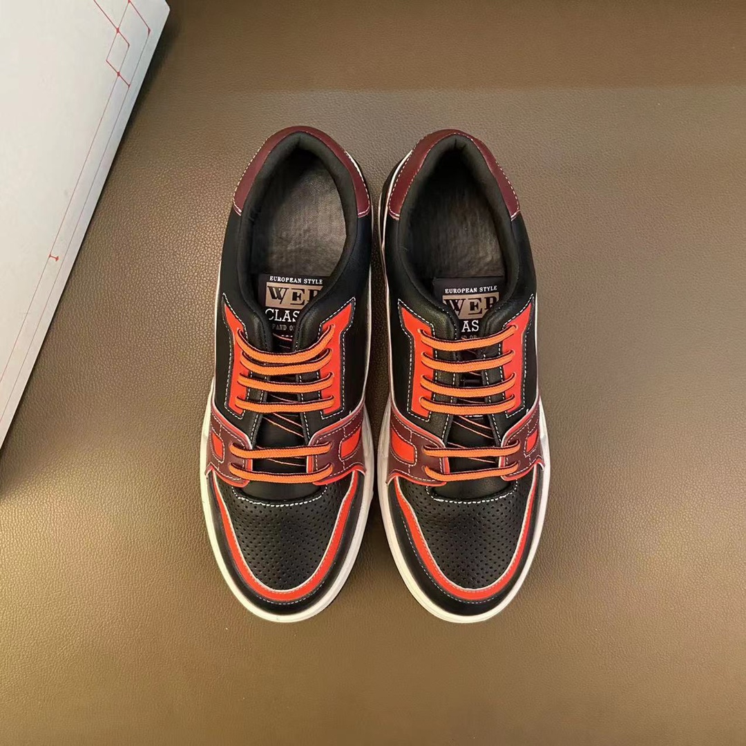 I0  高品质😍 欧美大师设计简洁高档大气，专柜品质值得信赖，面料进口顶级牛皮 。😍 羊皮内里🐑 做工精细，专柜原版大底，上脚舒适百搭，潮男乐福专属定制，小 麦昆 Alexander McQueen  适合司机户外行车🚗 休闲鞋系列之首 男鞋