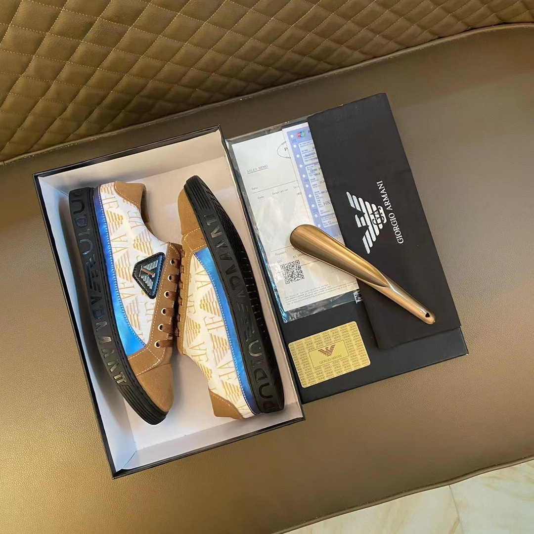 I0  高品质😍 欧美大师设计简洁高档大气，专柜品质值得信赖，面料进口顶级牛皮 。😍 羊皮内里🐑 做工精细，专柜原版大底，上脚舒适百搭，潮男乐福专属定制，小 麦昆 Alexander McQueen  适合司机户外行车🚗 休闲鞋系列之首 男鞋