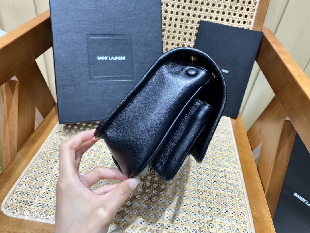 Saint laurent Ysl 𝑵𝒊𝒌𝒊 𝑳𝒂𝒎𝒃 22CM 小羊皮邮差包 533037/黑色