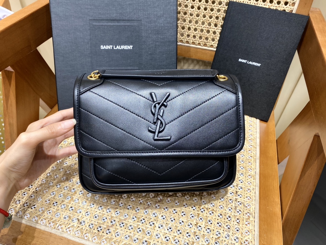 Saint laurent Ysl 𝑵𝒊𝒌𝒊 𝑳𝒂𝒎𝒃 22CM 小羊皮邮差包 533037/黑色