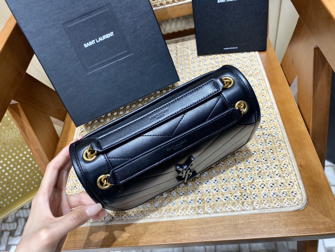 Saint laurent Ysl 𝑵𝒊𝒌𝒊 𝑳𝒂𝒎𝒃 22CM 小羊皮邮差包 533037/黑色