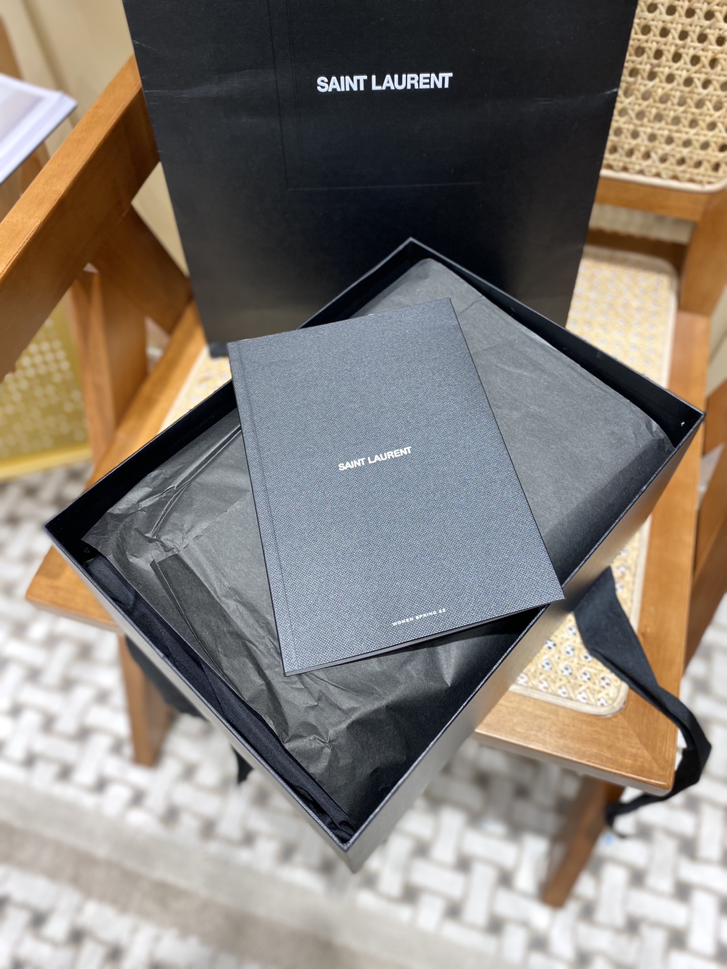 Saint laurent Ysl 𝑵𝒊𝒌𝒊 𝑳𝒂𝒎𝒃 22CM 小羊皮邮差包 533037/黑色