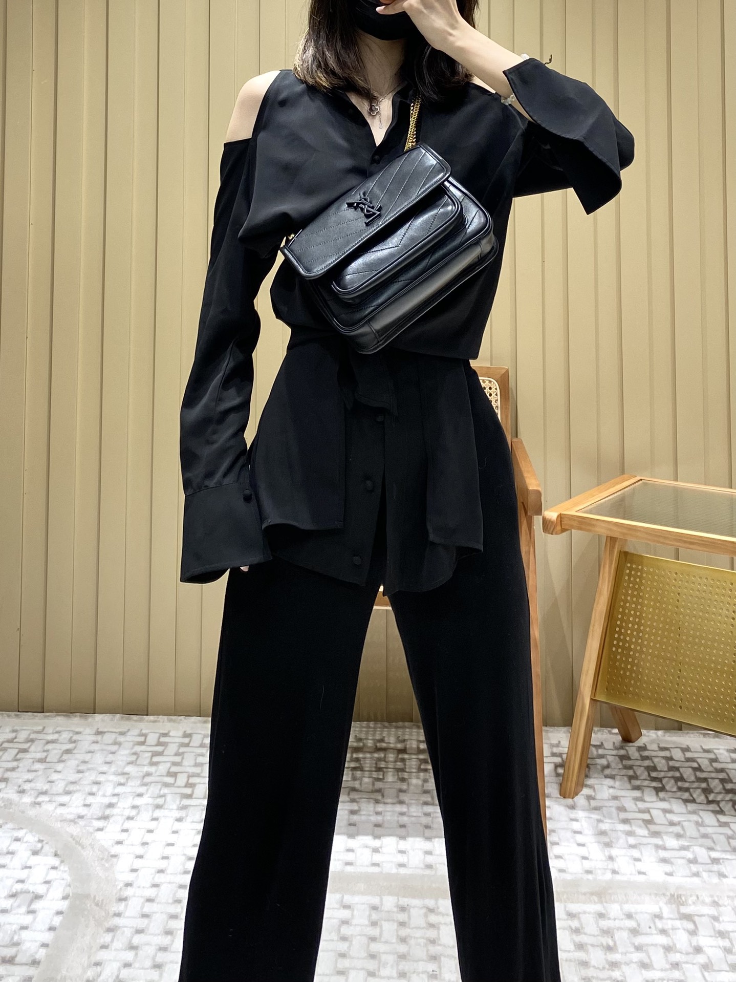 Saint laurent Ysl 𝑵𝒊𝒌𝒊 𝑳𝒂𝒎𝒃 22CM 小羊皮邮差包 533037/黑色