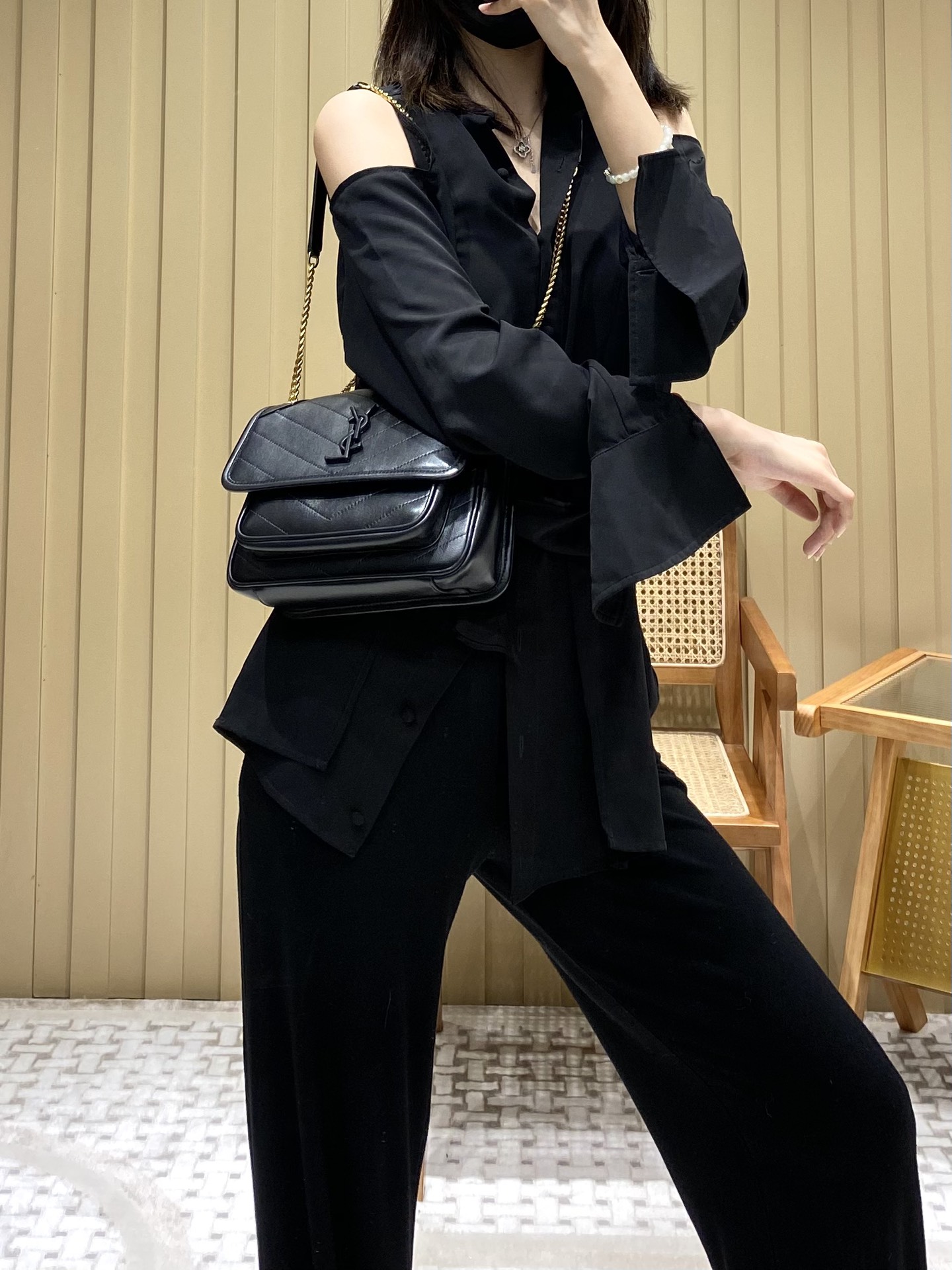 Saint laurent Ysl 𝑵𝒊𝒌𝒊 𝑳𝒂𝒎𝒃 22CM 小羊皮邮差包 533037/黑色