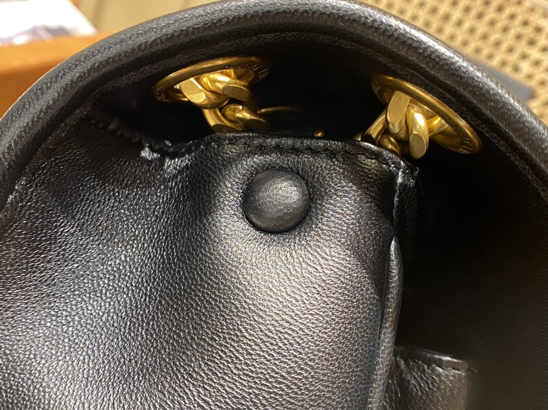Saint laurent Ysl ๐ต๐๐๐ ๐ณ๐๐๐ 28CM ๅฐ็พ็ฎ้ฎๅทฎๅ
498894/้ป่ฒ