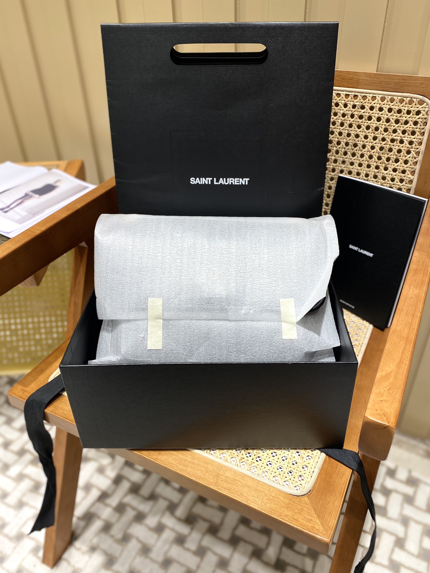 Saint laurent Ysl ๐ต๐๐๐ ๐ณ๐๐๐ 28CM ๅฐ็พ็ฎ้ฎๅทฎๅ
498894/้ป่ฒ