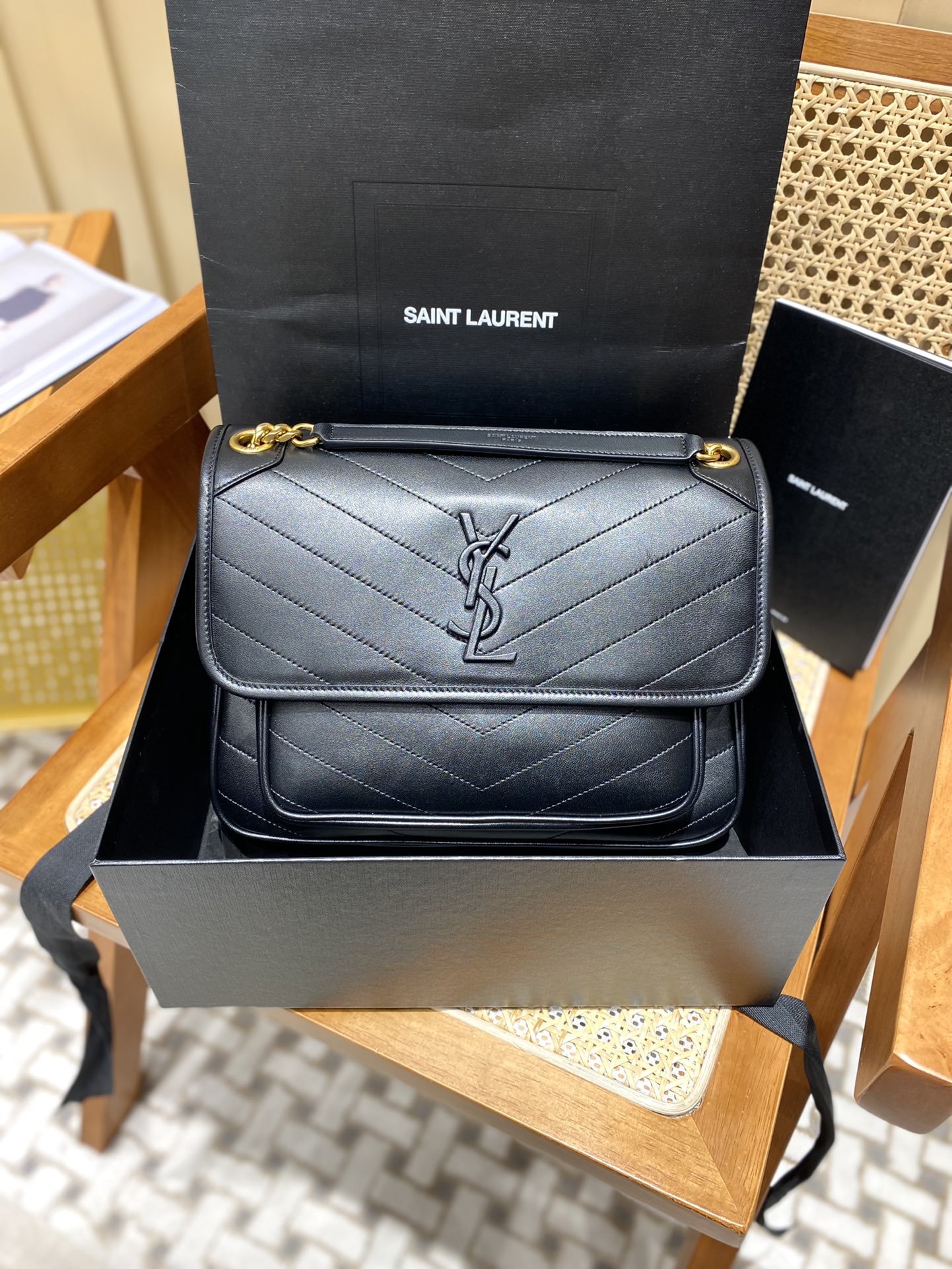 Saint laurent Ysl ๐ต๐๐๐ ๐ณ๐๐๐ 28CM ๅฐ็พ็ฎ้ฎๅทฎๅ
498894/้ป่ฒ