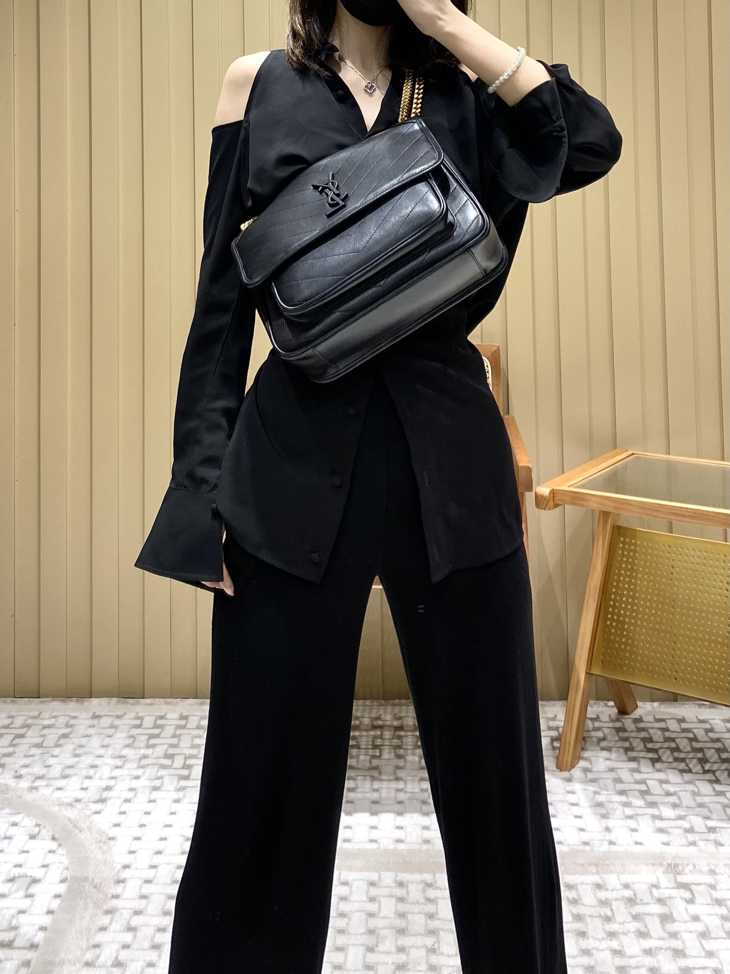 Saint laurent Ysl ๐ต๐๐๐ ๐ณ๐๐๐ 28CM ๅฐ็พ็ฎ้ฎๅทฎๅ
498894/้ป่ฒ