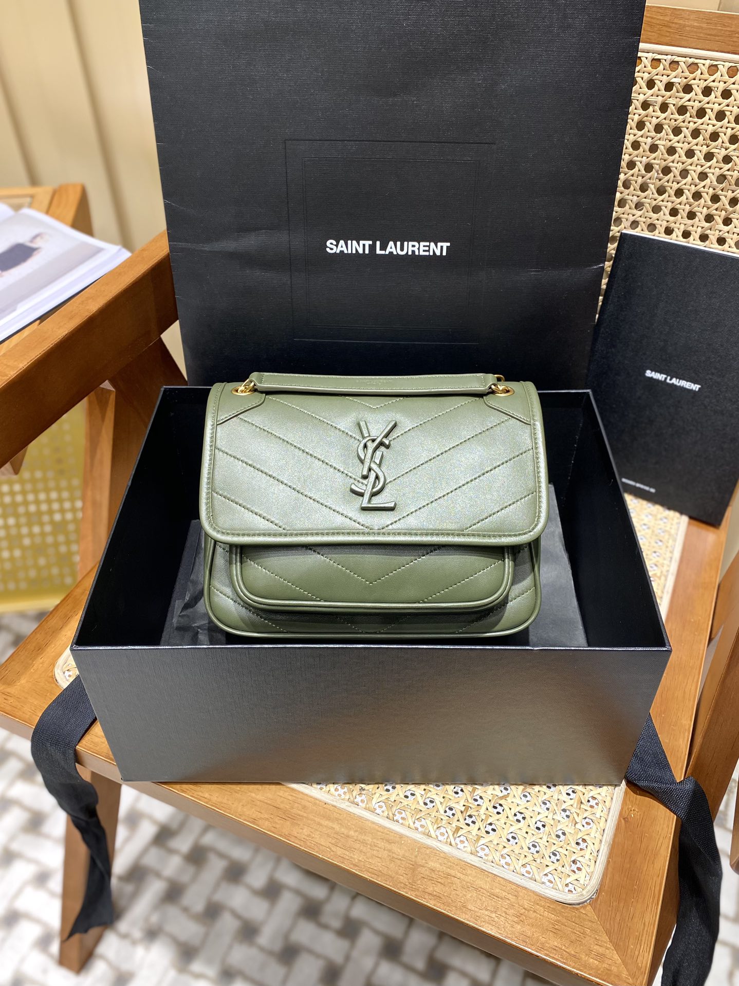 Saint laurent Ysl 𝑵𝒊𝒌𝒊 𝑳𝒂𝒎𝒃 22CM 小羊皮邮差包 533037/橄榄绿
