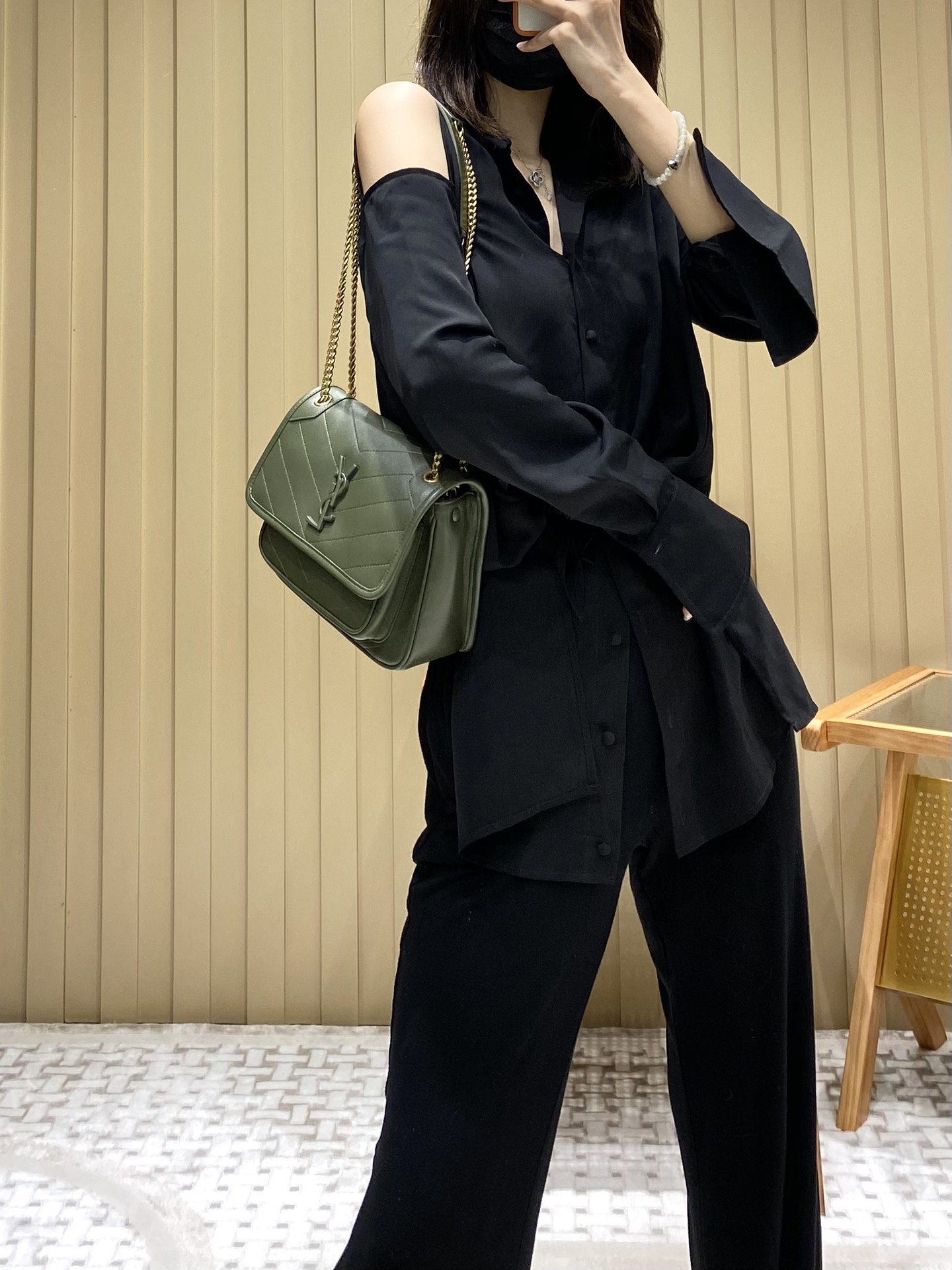 Saint laurent Ysl 𝑵𝒊𝒌𝒊 𝑳𝒂𝒎𝒃 22CM 小羊皮邮差包 533037/橄榄绿