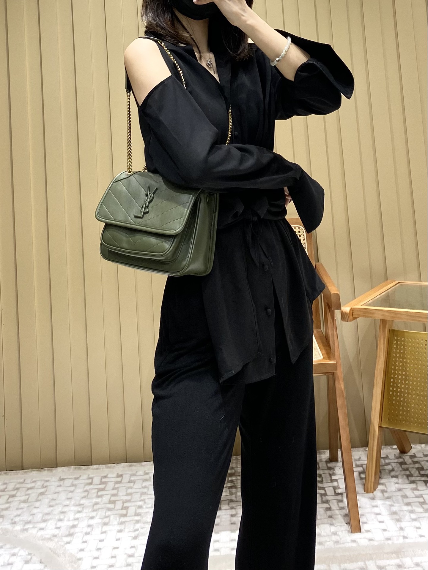 Saint laurent Ysl 𝑵𝒊𝒌𝒊 𝑳𝒂𝒎𝒃 22CM 小羊皮邮差包 533037/橄榄绿