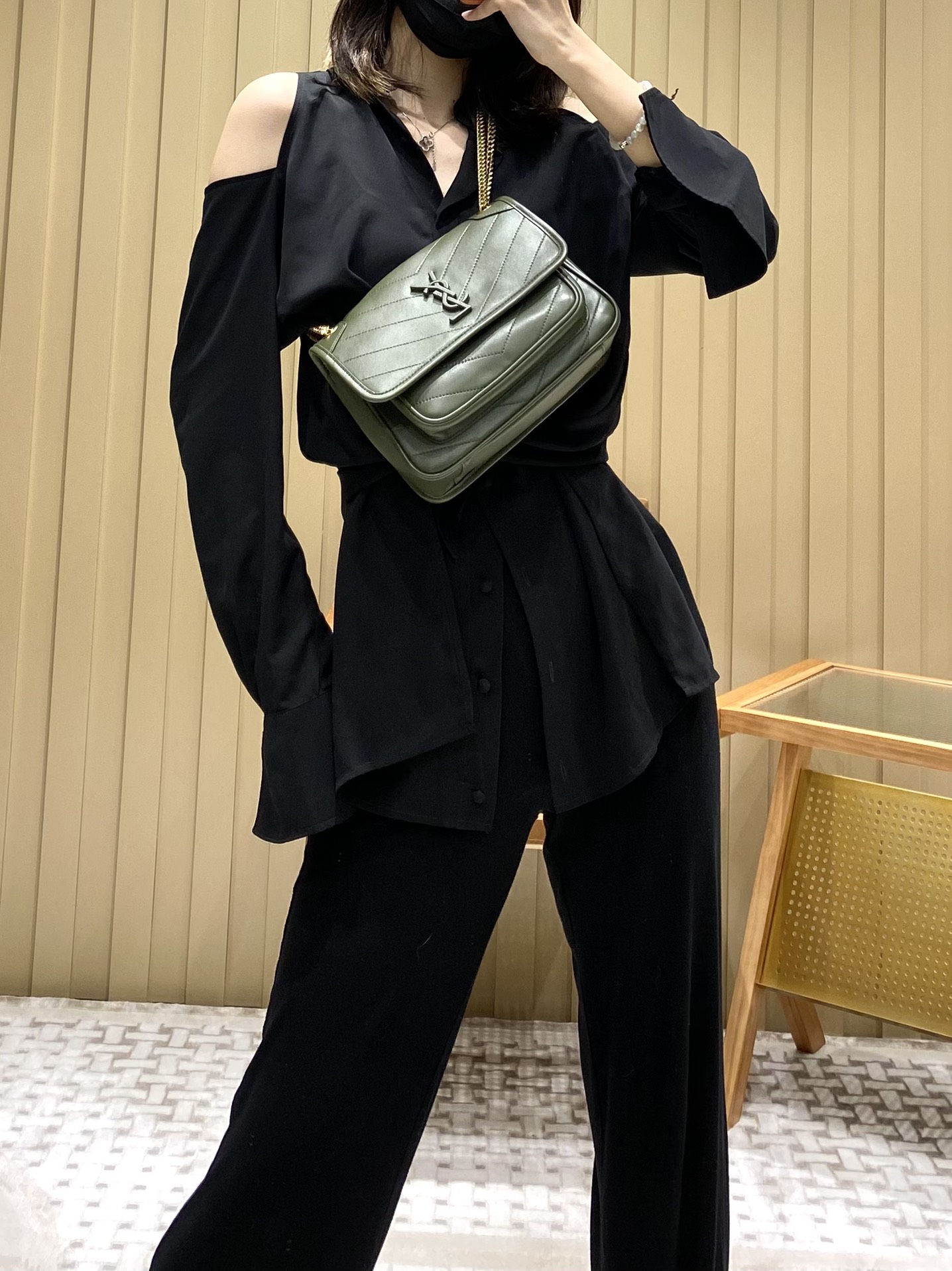 Saint laurent Ysl 𝑵𝒊𝒌𝒊 𝑳𝒂𝒎𝒃 22CM 小羊皮邮差包 533037/橄榄绿