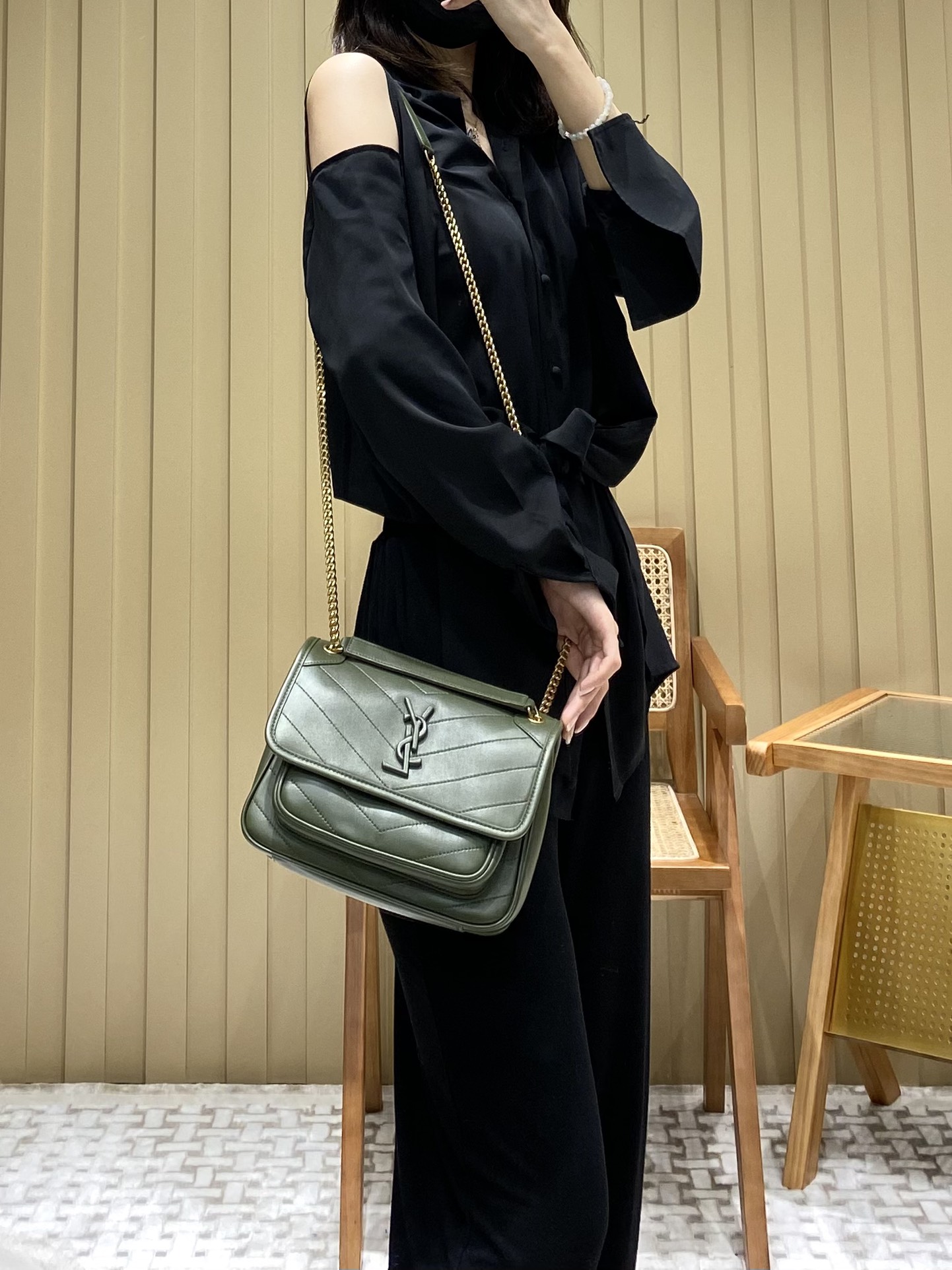 Saint laurent Ysl 𝑵𝒊𝒌𝒊 𝑳𝒂𝒎𝒃 22CM 小羊皮邮差包 533037/橄榄绿